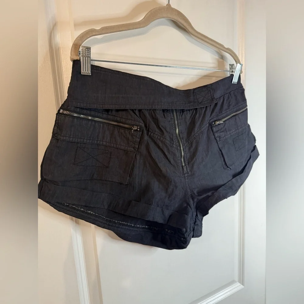NWOT Free People Movement Women’s Black In The Lead Shorts - Size Large